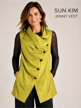 SUN KIM JENNY RUCHED ASYMMETRICAL CHARTREUSE VEST W/ POCKETS
SIZE S MADE IN USA